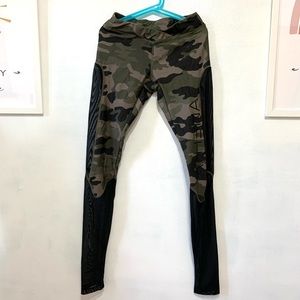 Body Engineers Camo Tight Leggings